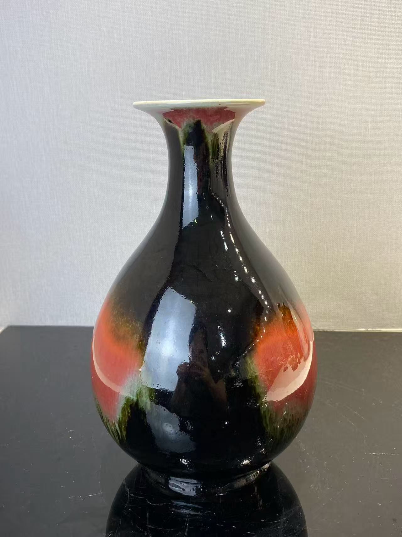 三阳开泰釉玉壶春瓶