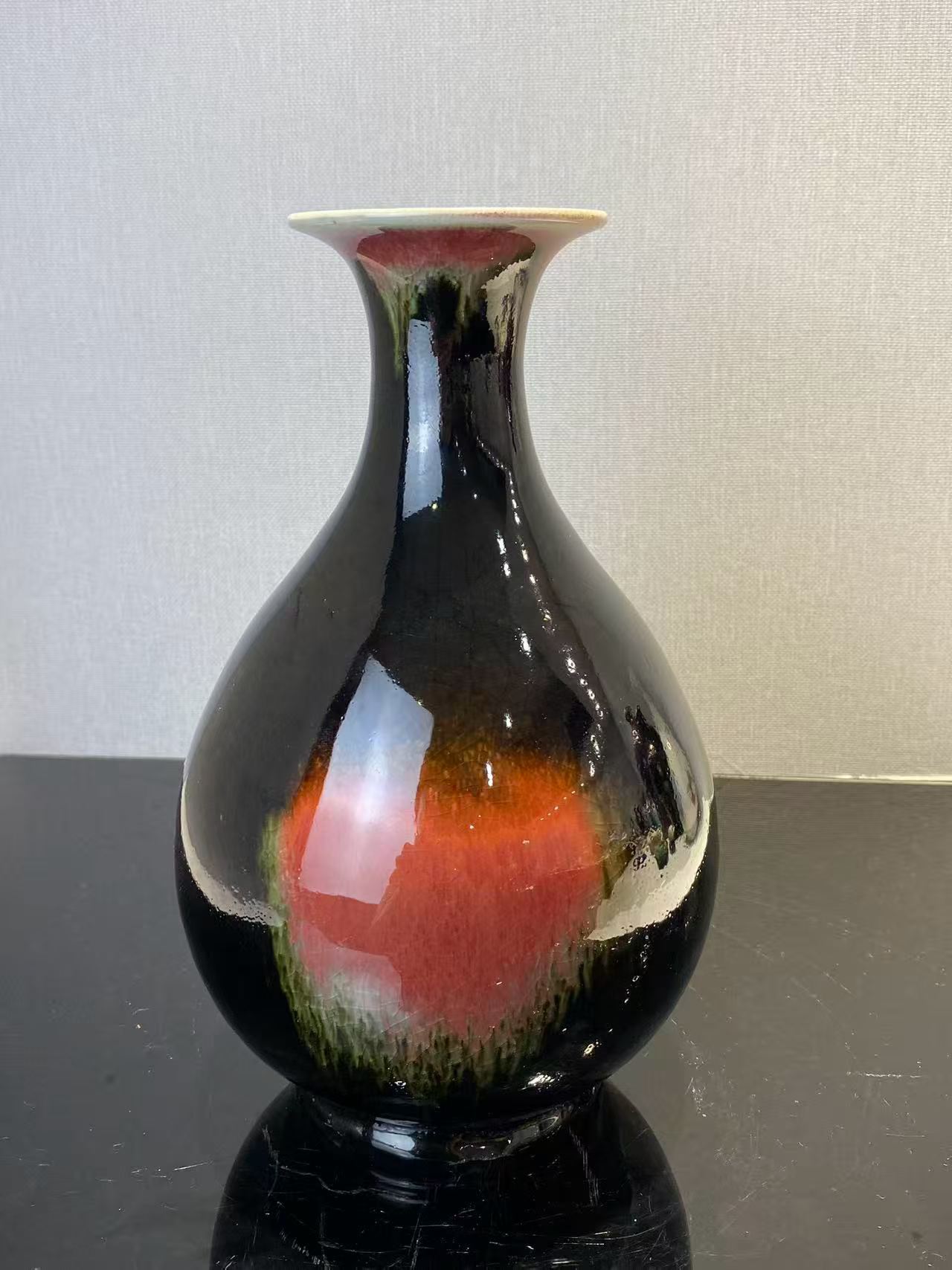 三阳开泰釉玉壶春瓶