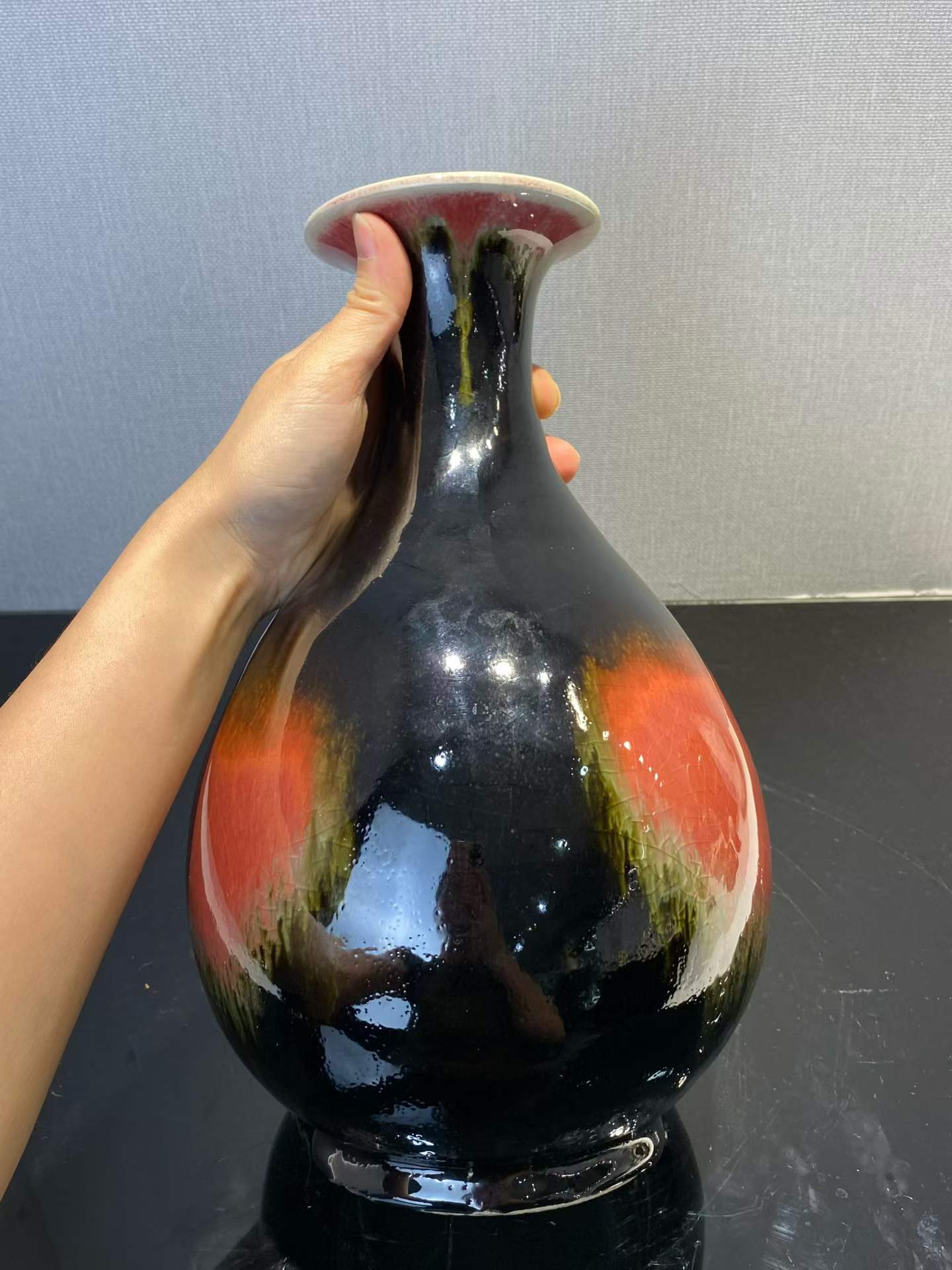 三阳开泰釉玉壶春瓶