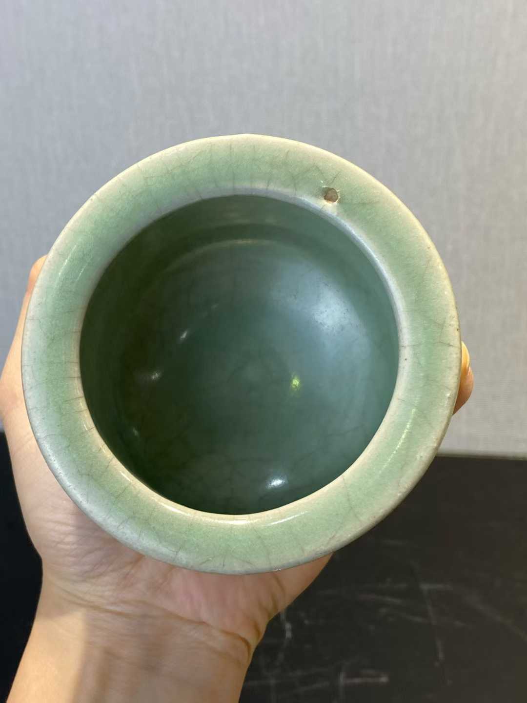 龙泉窑青釉三足炉