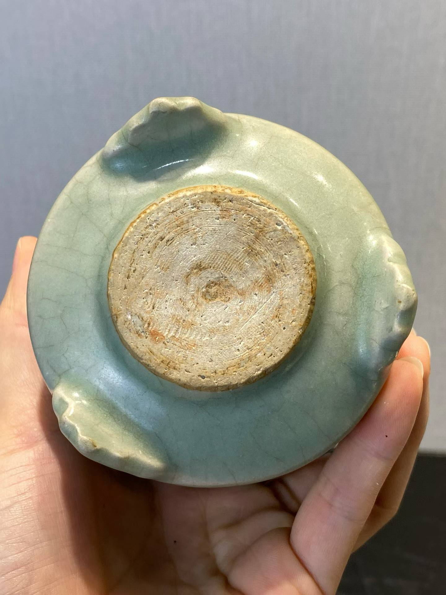 龙泉窑青釉三足炉