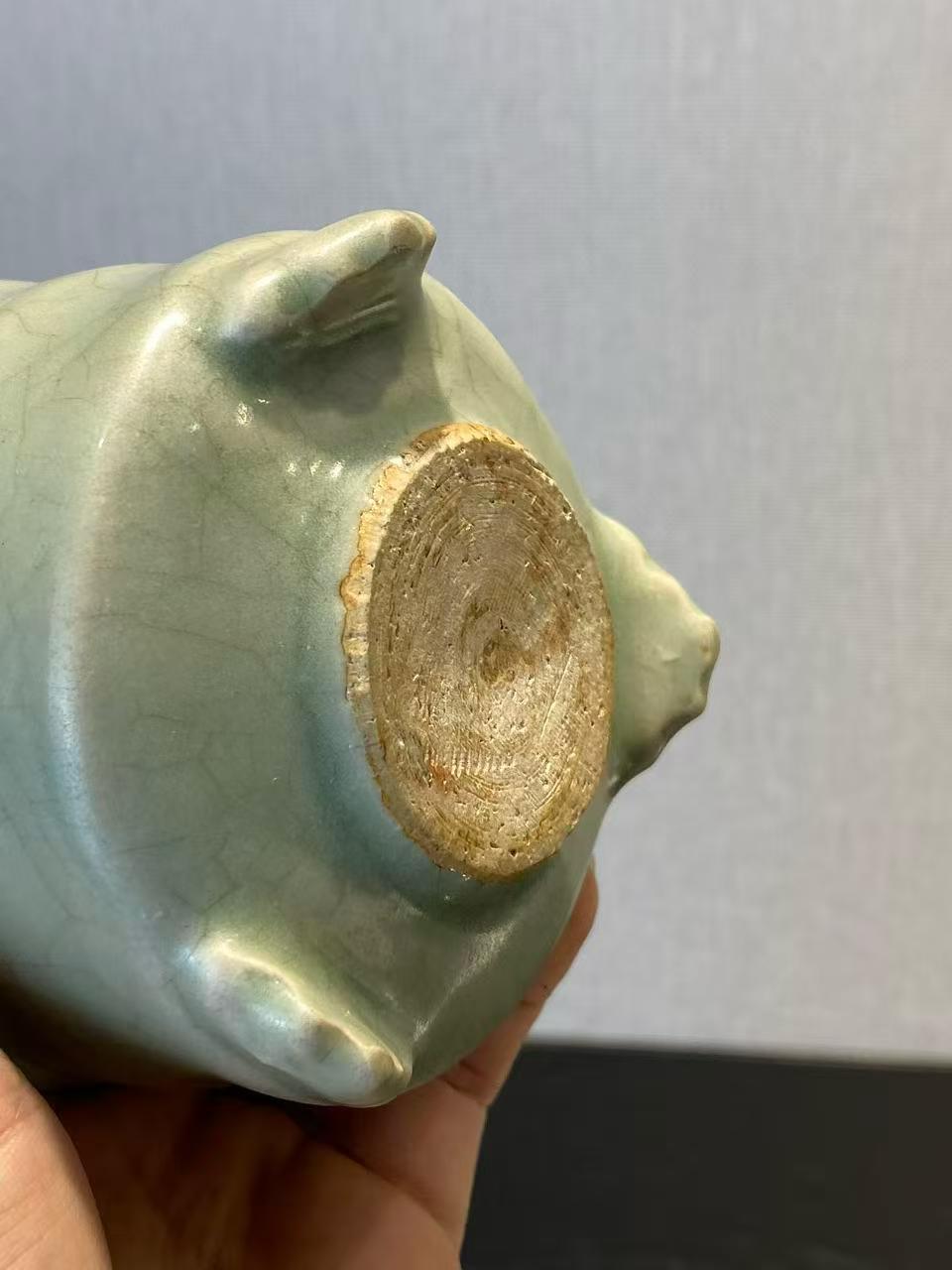 龙泉窑青釉三足炉