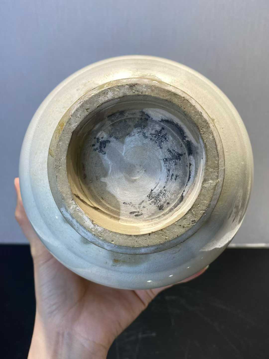 磁州窑白釉玉壶春瓶