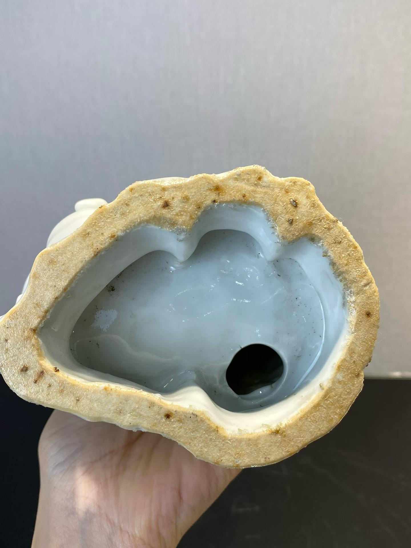 白釉五子戏弥勒塑像