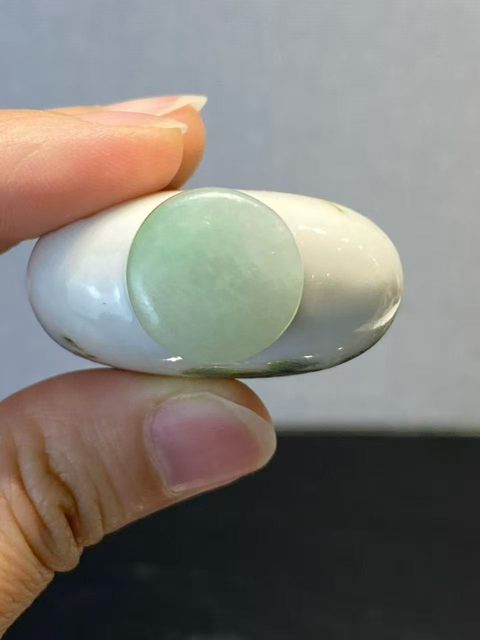 粉彩荷塘青蛙鼻烟壶  款：道光年制