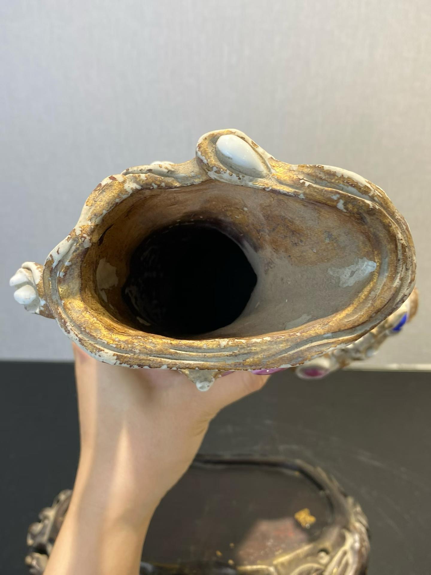 粉彩贴金树桩形花插带木座