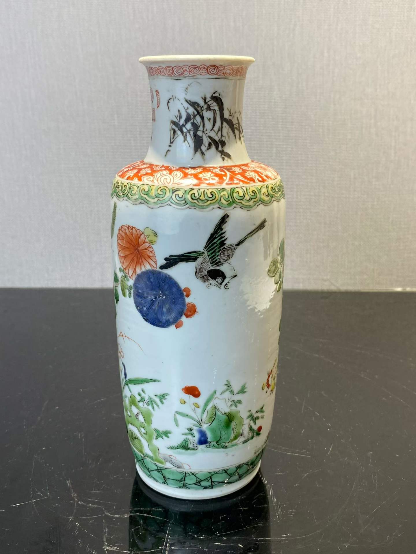 五彩洞石花卉纹棒槌瓶