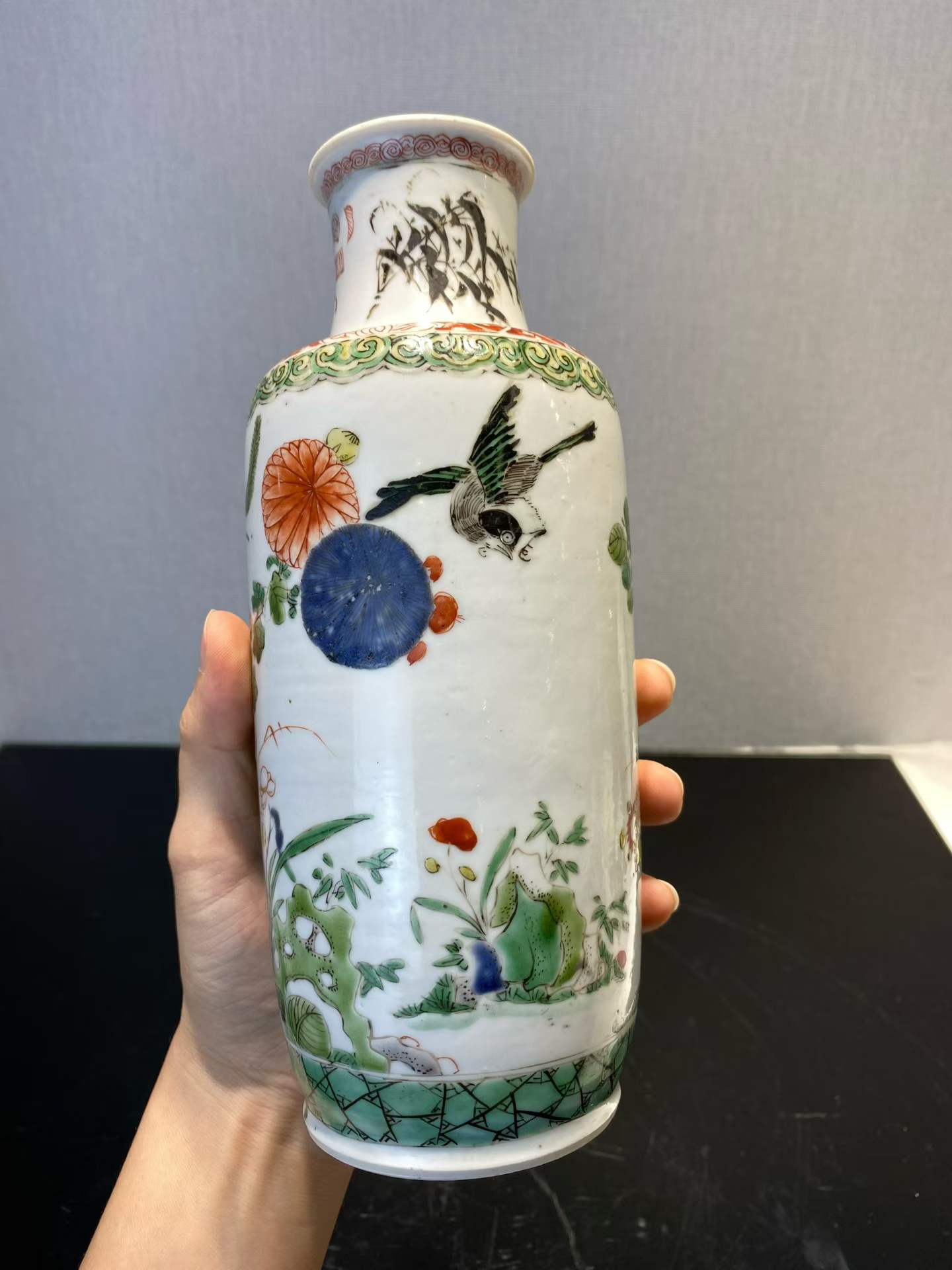 五彩洞石花卉纹棒槌瓶