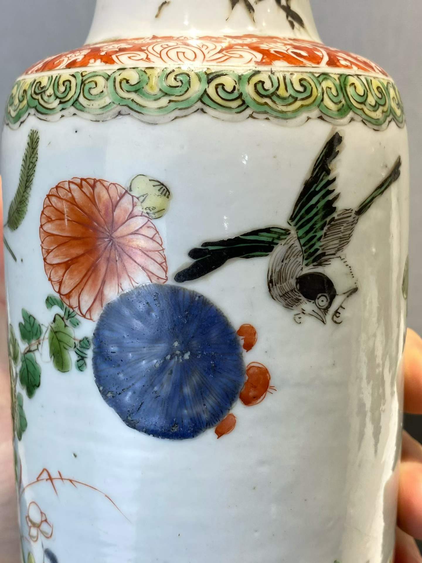 五彩洞石花卉纹棒槌瓶