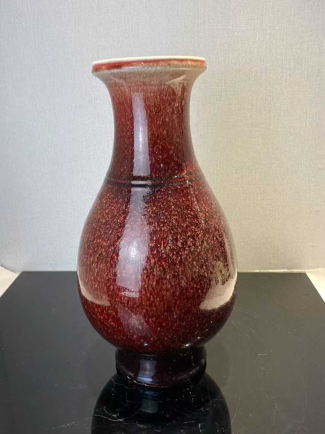 郎窑红釉琵琶尊