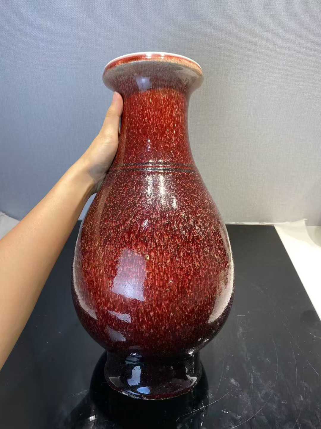 郎窑红釉琵琶尊