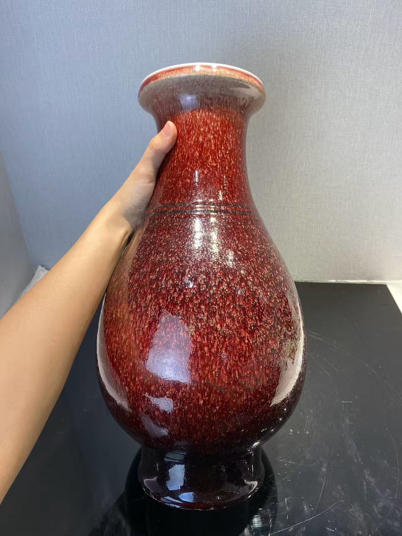 郎窑红釉琵琶尊