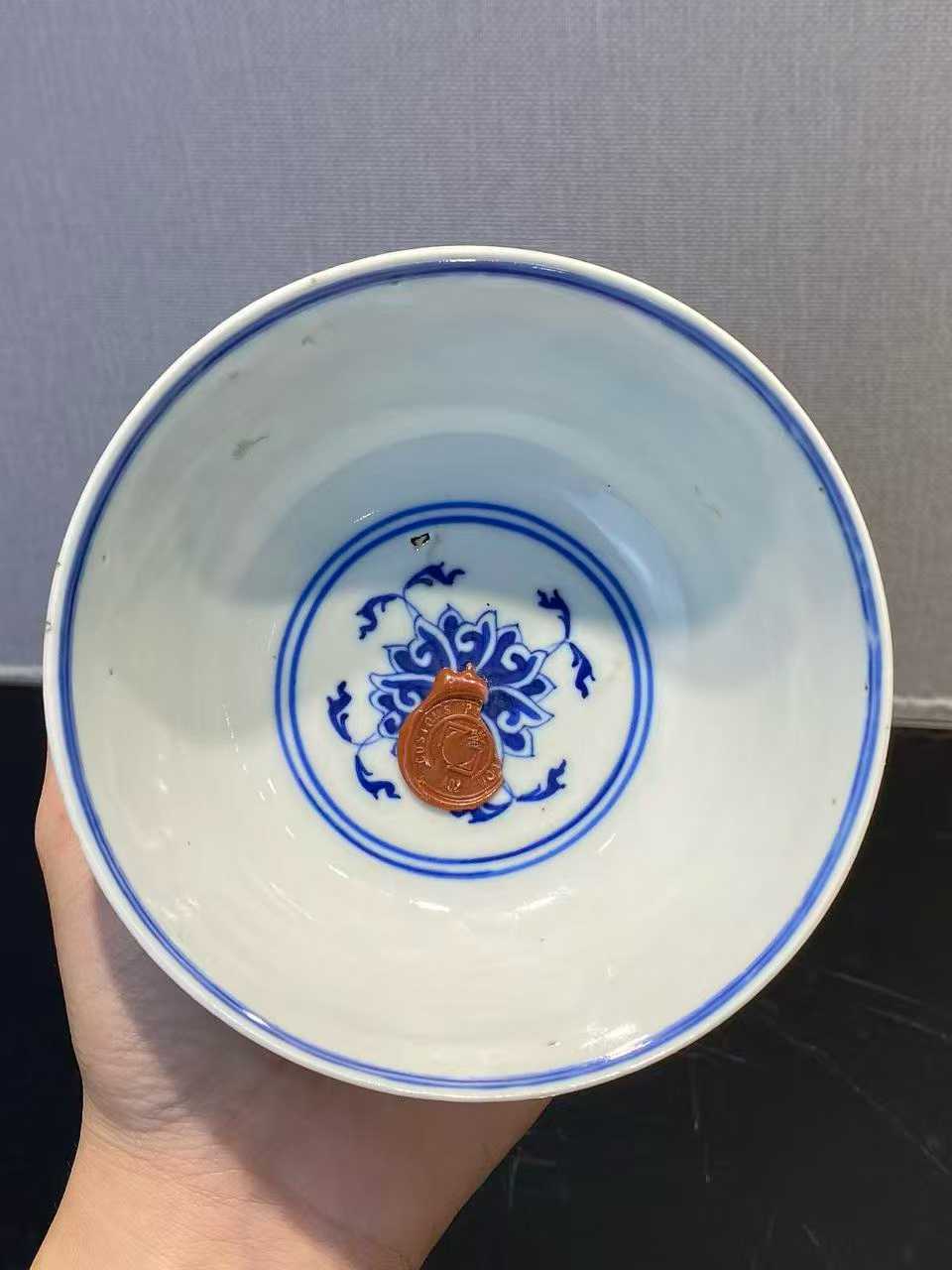 青花缠枝莲纹碗 款：大清光绪年制