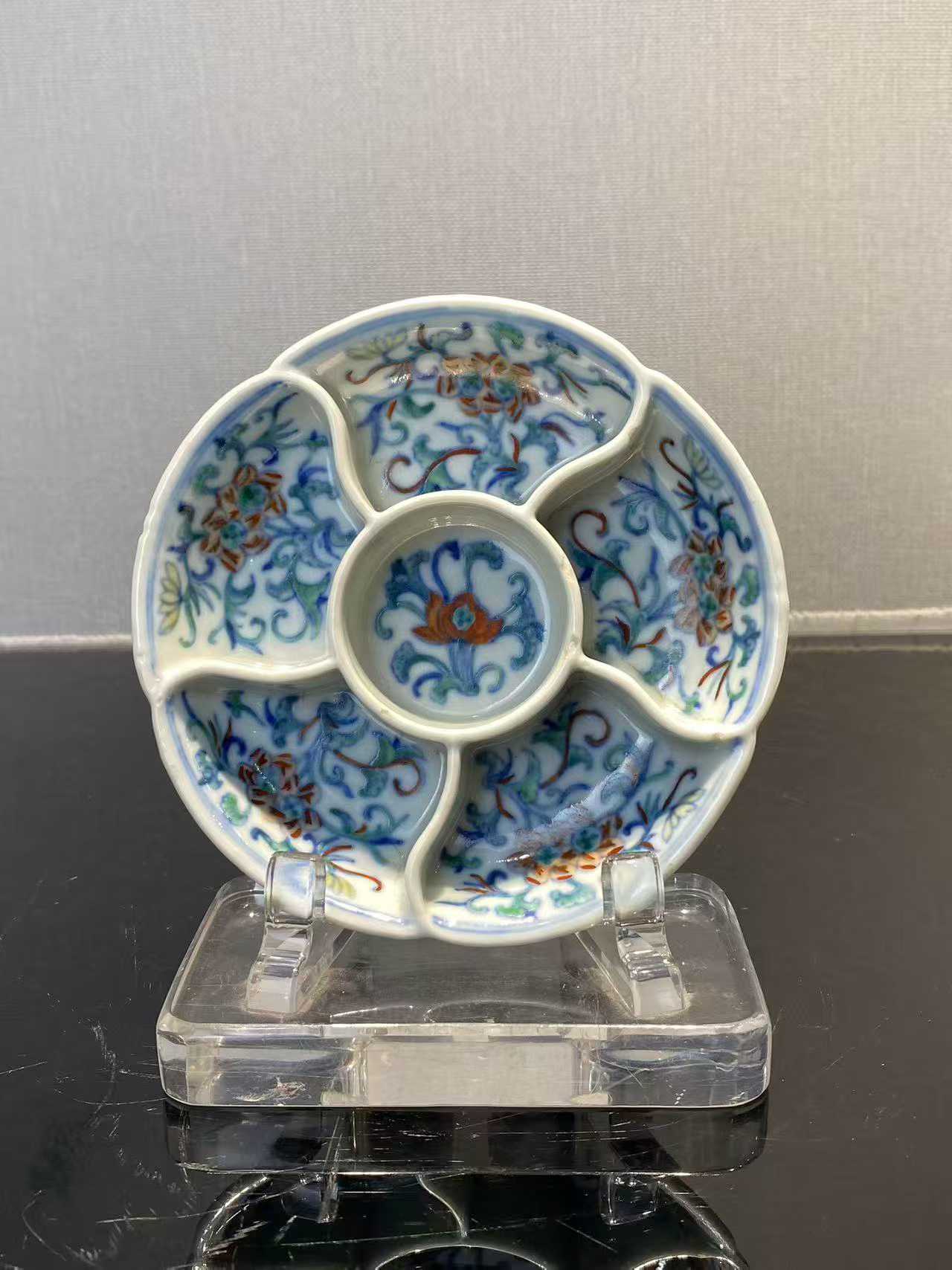 斗彩折枝花调色盘 款：大清嘉庆年制