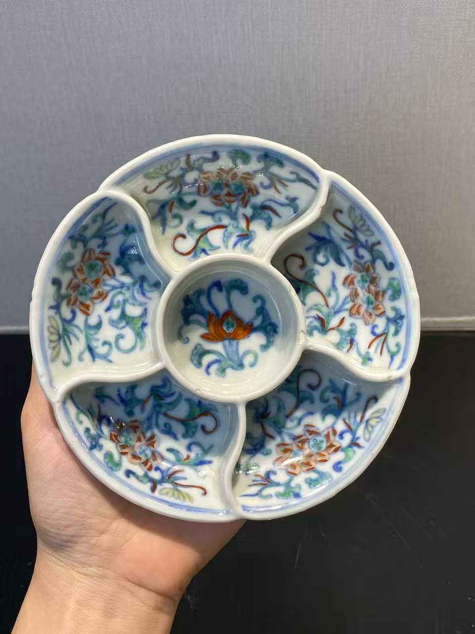 斗彩折枝花调色盘 款：大清嘉庆年制