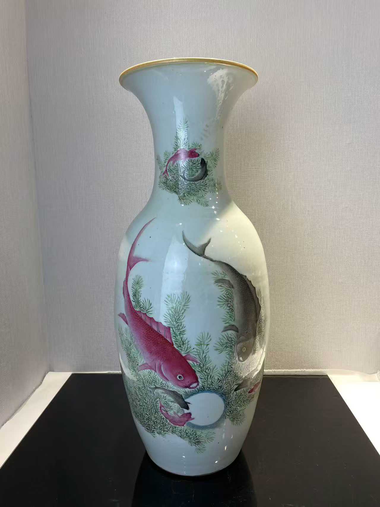 浅绛彩鱼藻诗文罗汉瓶 名家：刘盛泰作