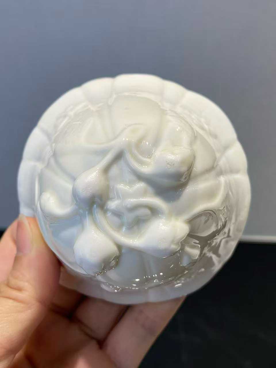 德化窑白釉堆雕蝴蝶花卉纹杯一对