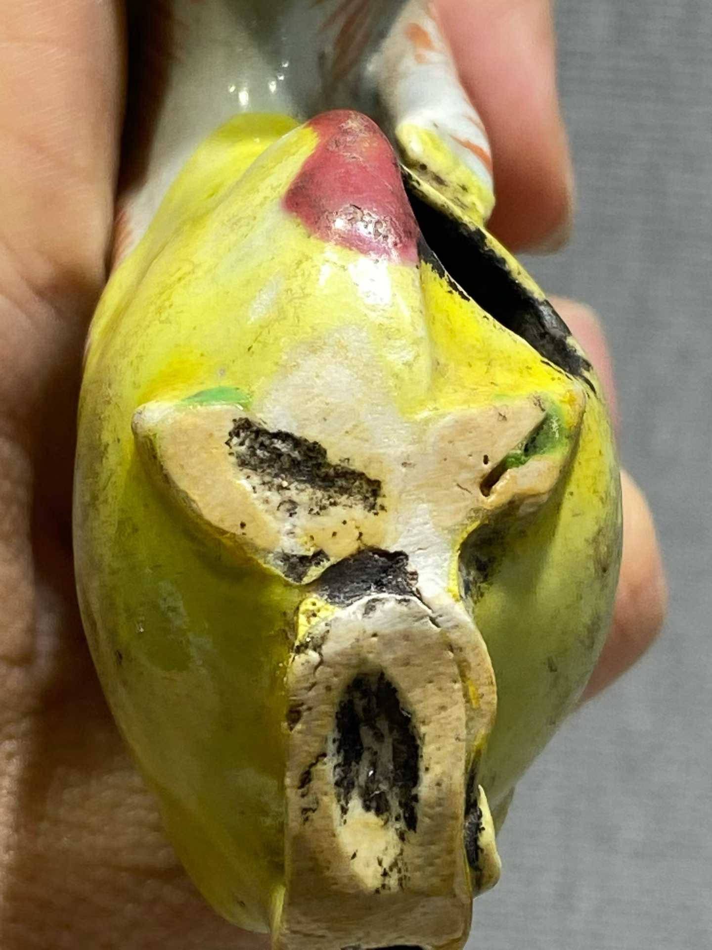 粉彩瑞猴寿桃砚滴