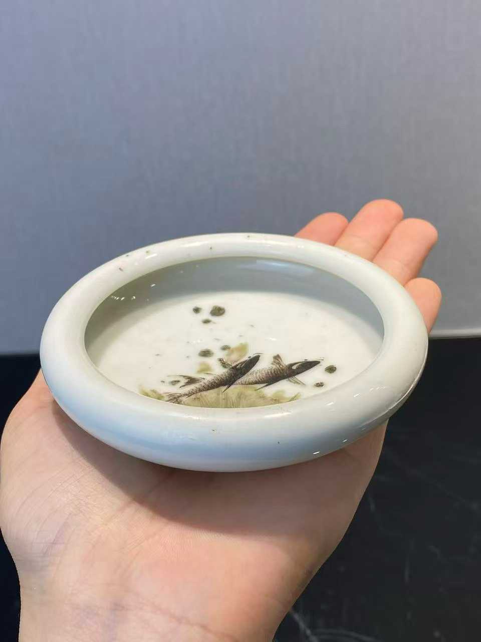 邓碧珊风格粉彩鱼藻纹笔洗 款：江西景镇名瓷