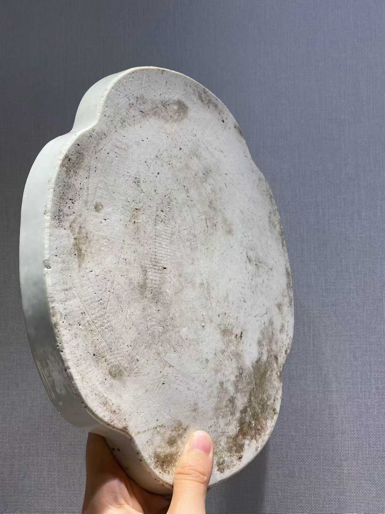 粉彩西厢记海棠形茶盘