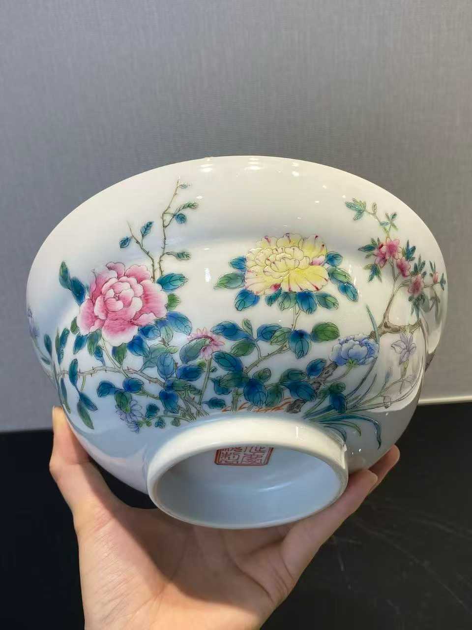 粉彩四季花卉纹折腰碗  款：延庆楼制 ，民国大总统:曹锟定制瓷