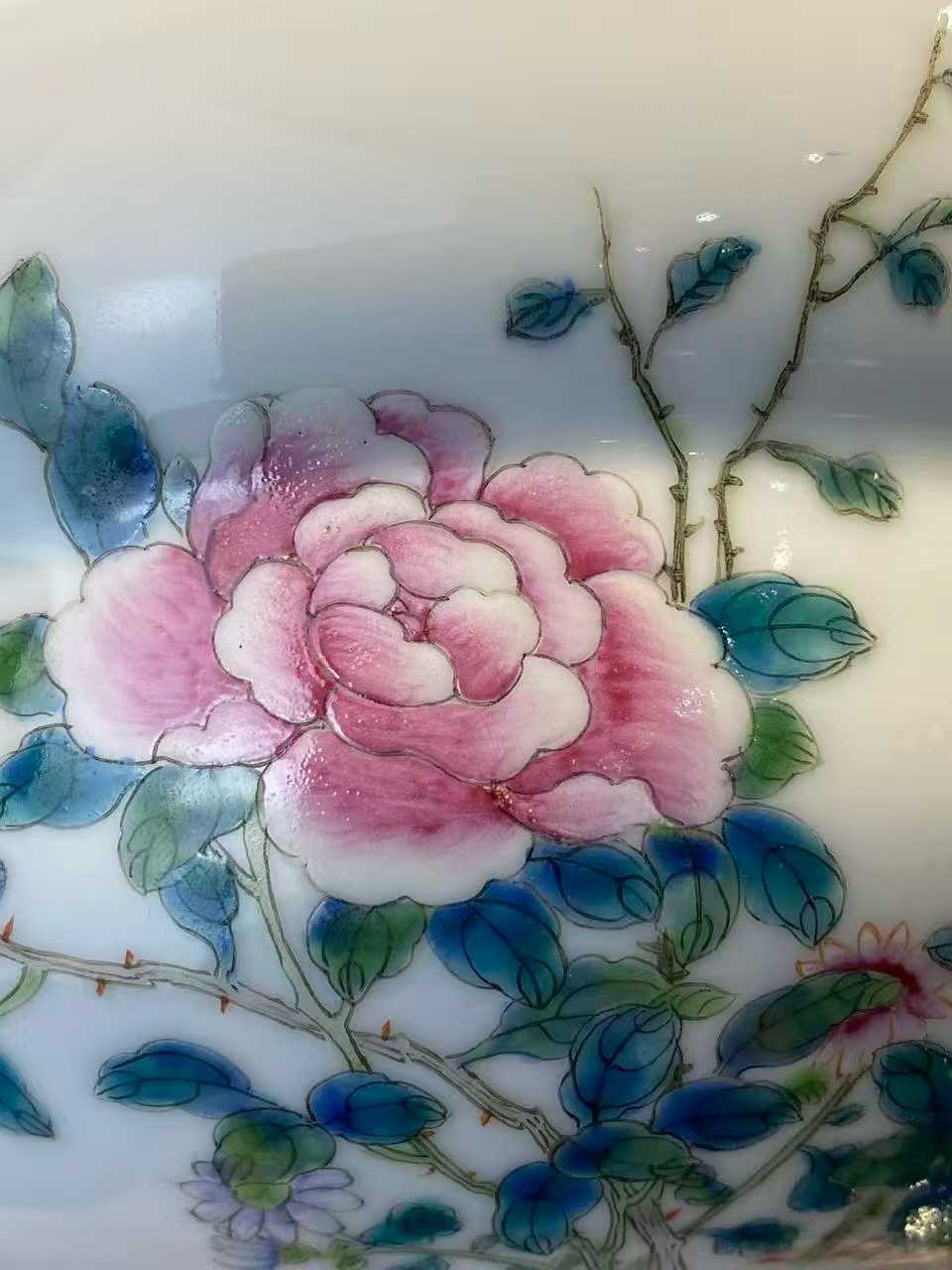 粉彩四季花卉纹折腰碗  款：延庆楼制 ，民国大总统:曹锟定制瓷