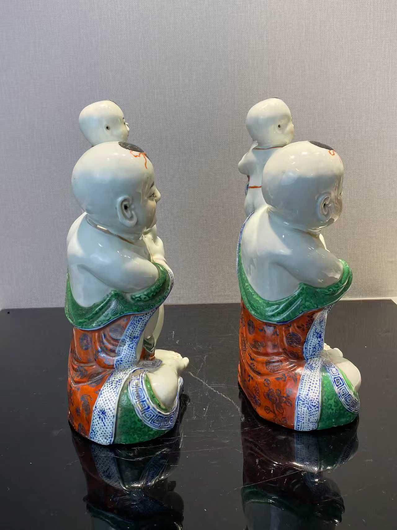 粉彩大头娃娃花插  款：朱义顺造