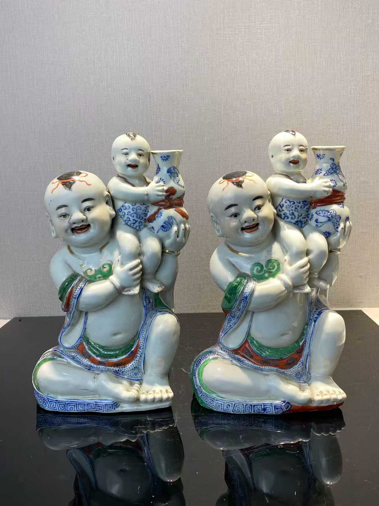 粉彩大头娃娃花插  款：朱义顺造