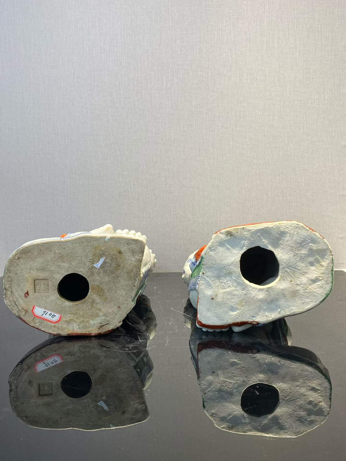 粉彩大头娃娃花插  款：朱义顺造