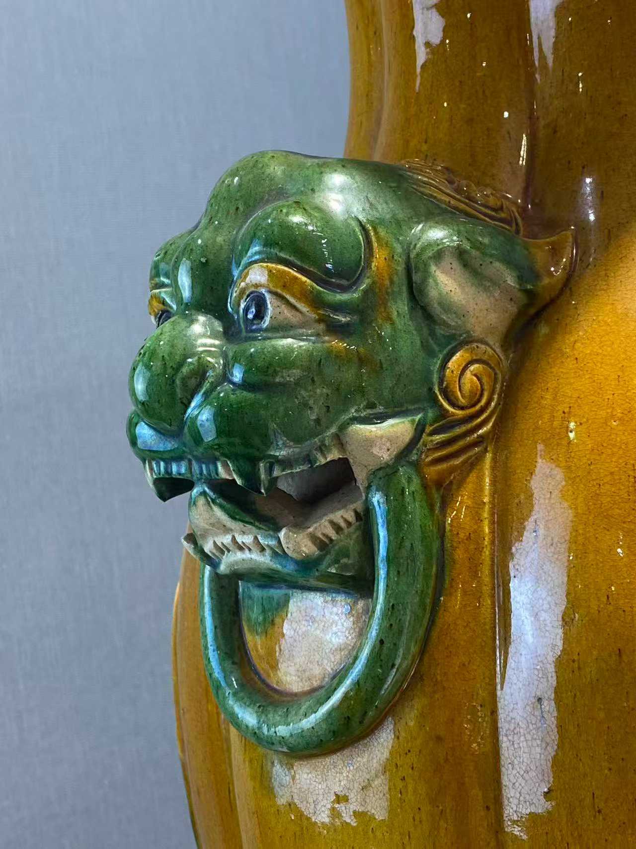 素三彩鱼化龙纹海棠式兽耳大尊