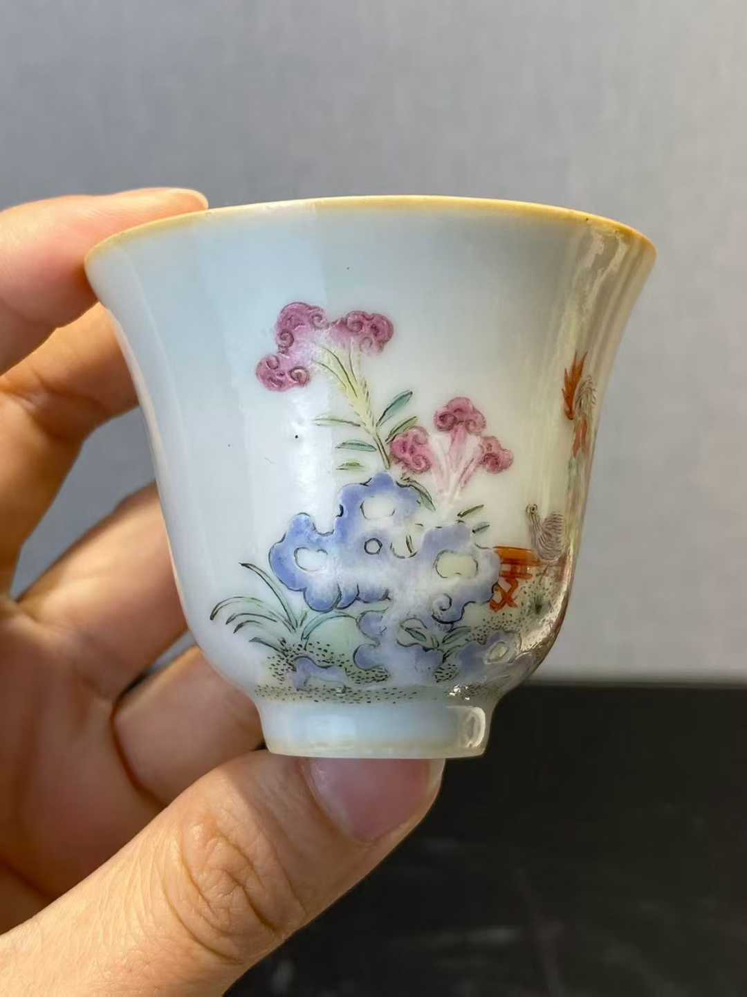 粉彩官上加官酒杯一对 款：同治年制