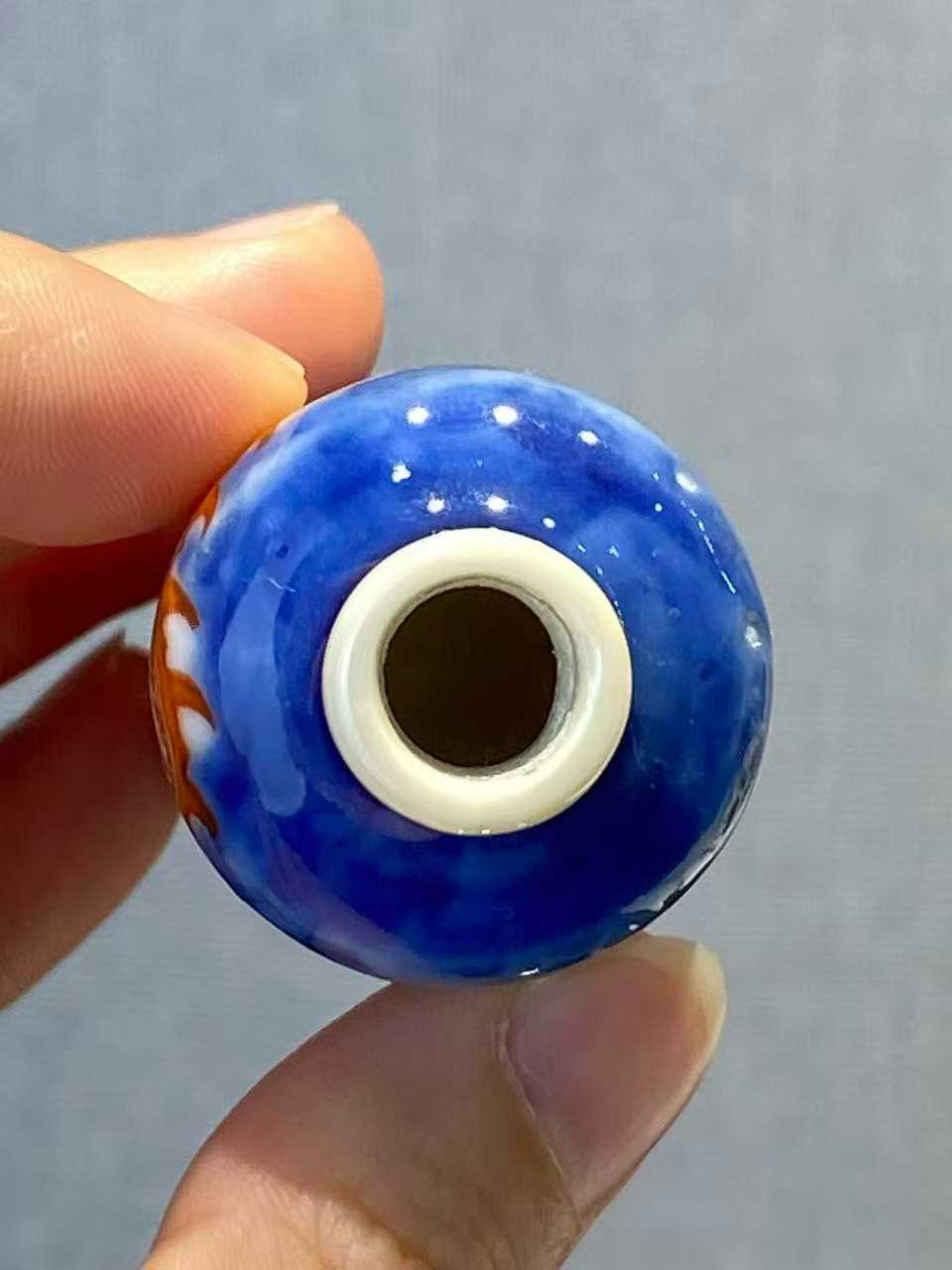 青花矾红云龙纹鼻烟壶