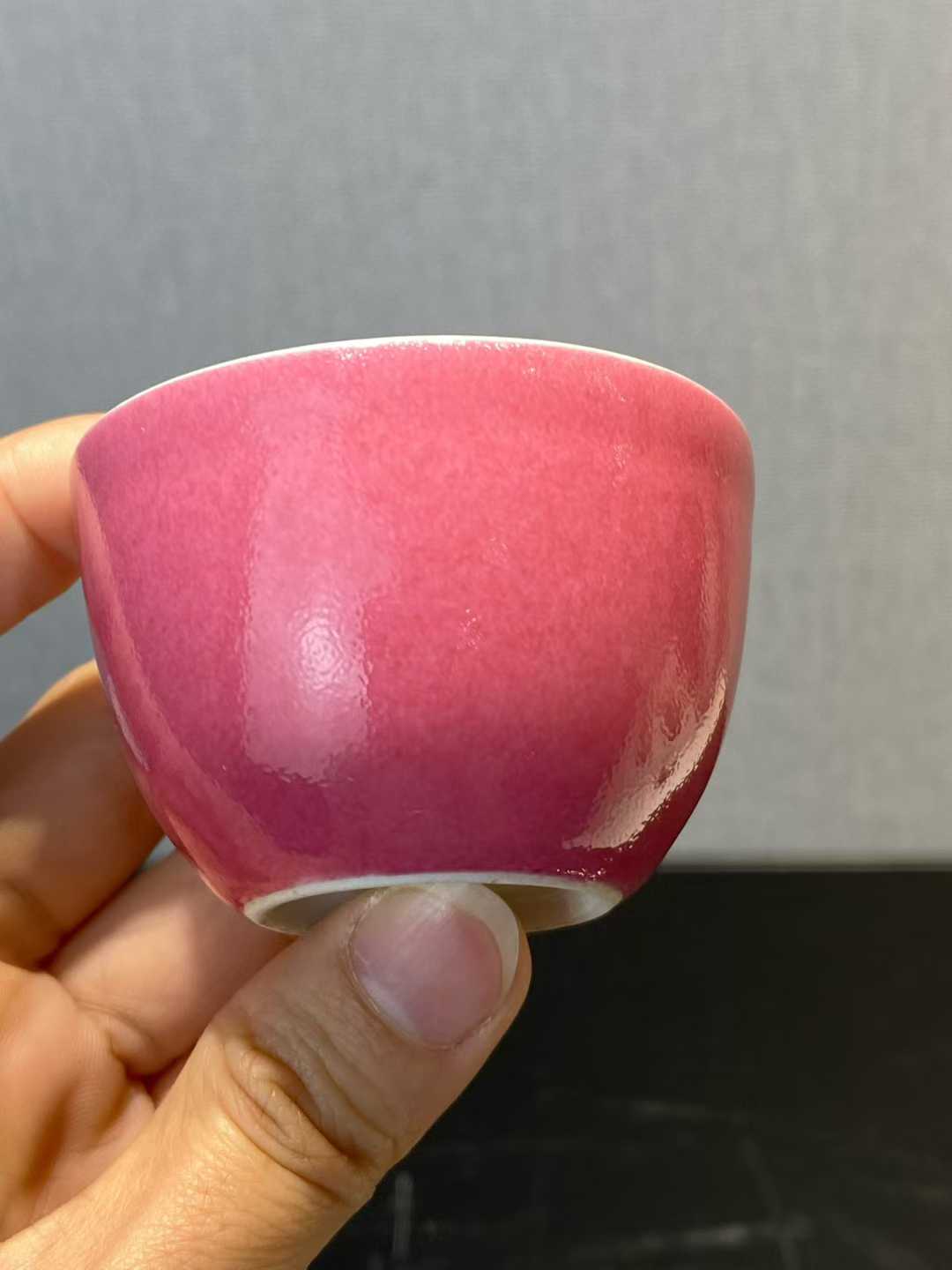 胭脂红釉卧足杯