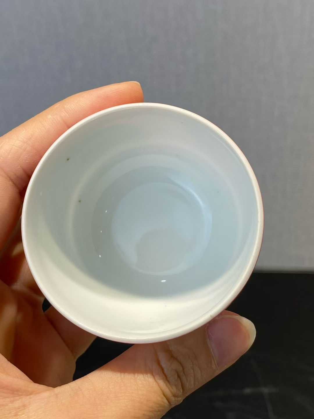 胭脂红釉卧足杯