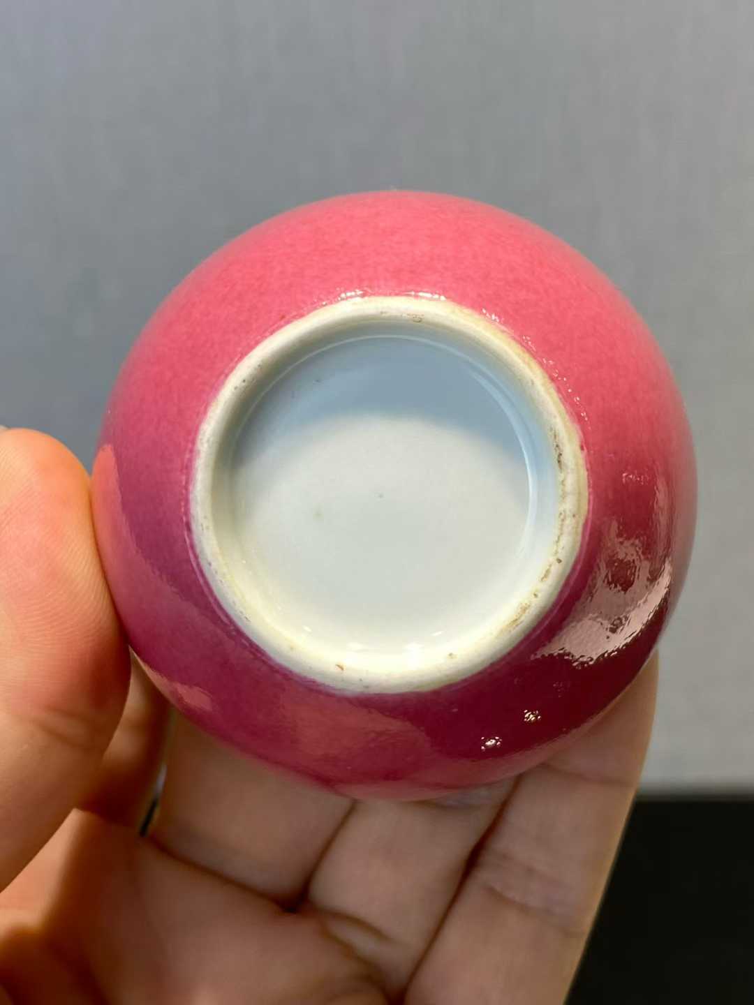 胭脂红釉卧足杯