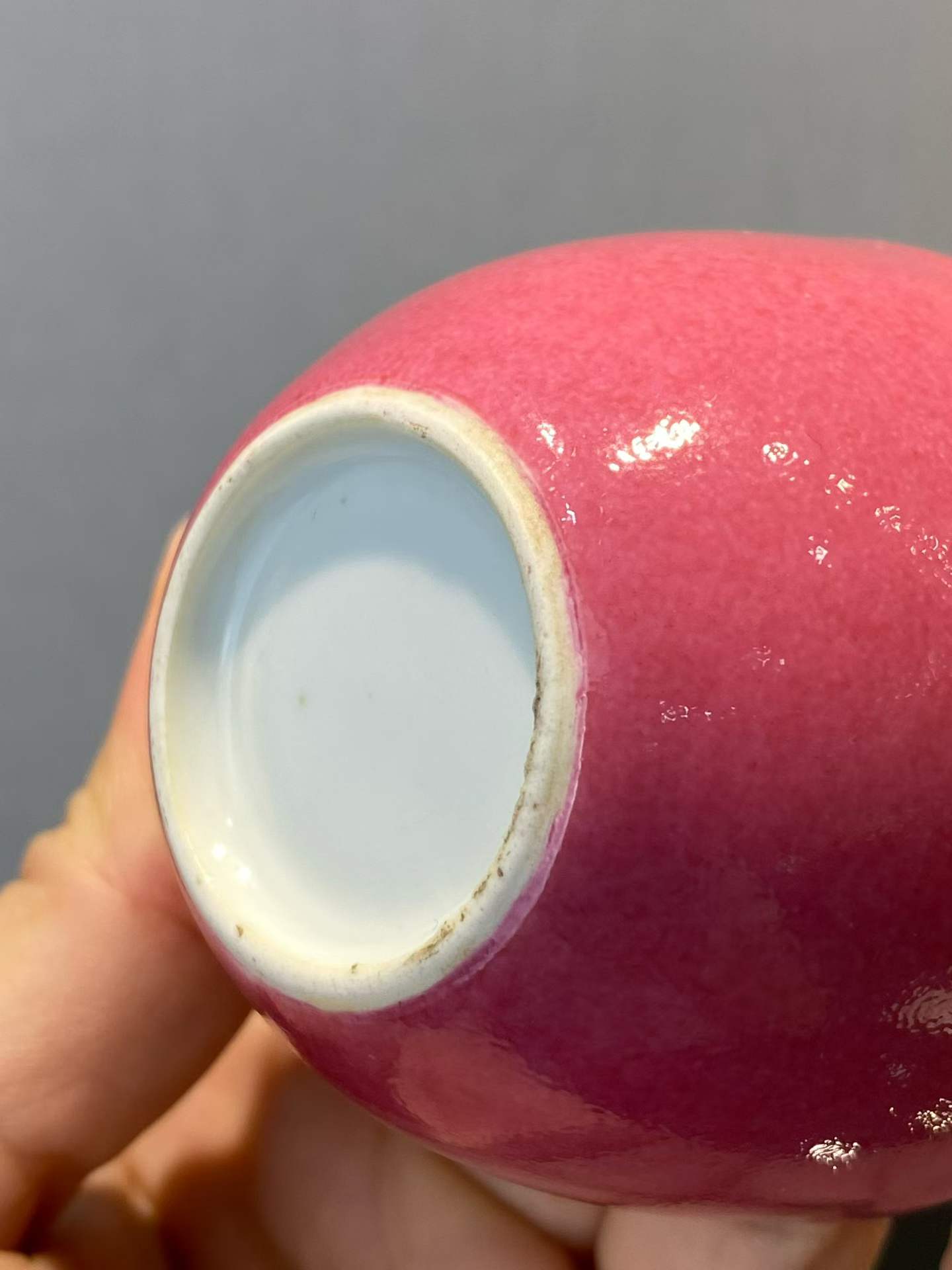 胭脂红釉卧足杯