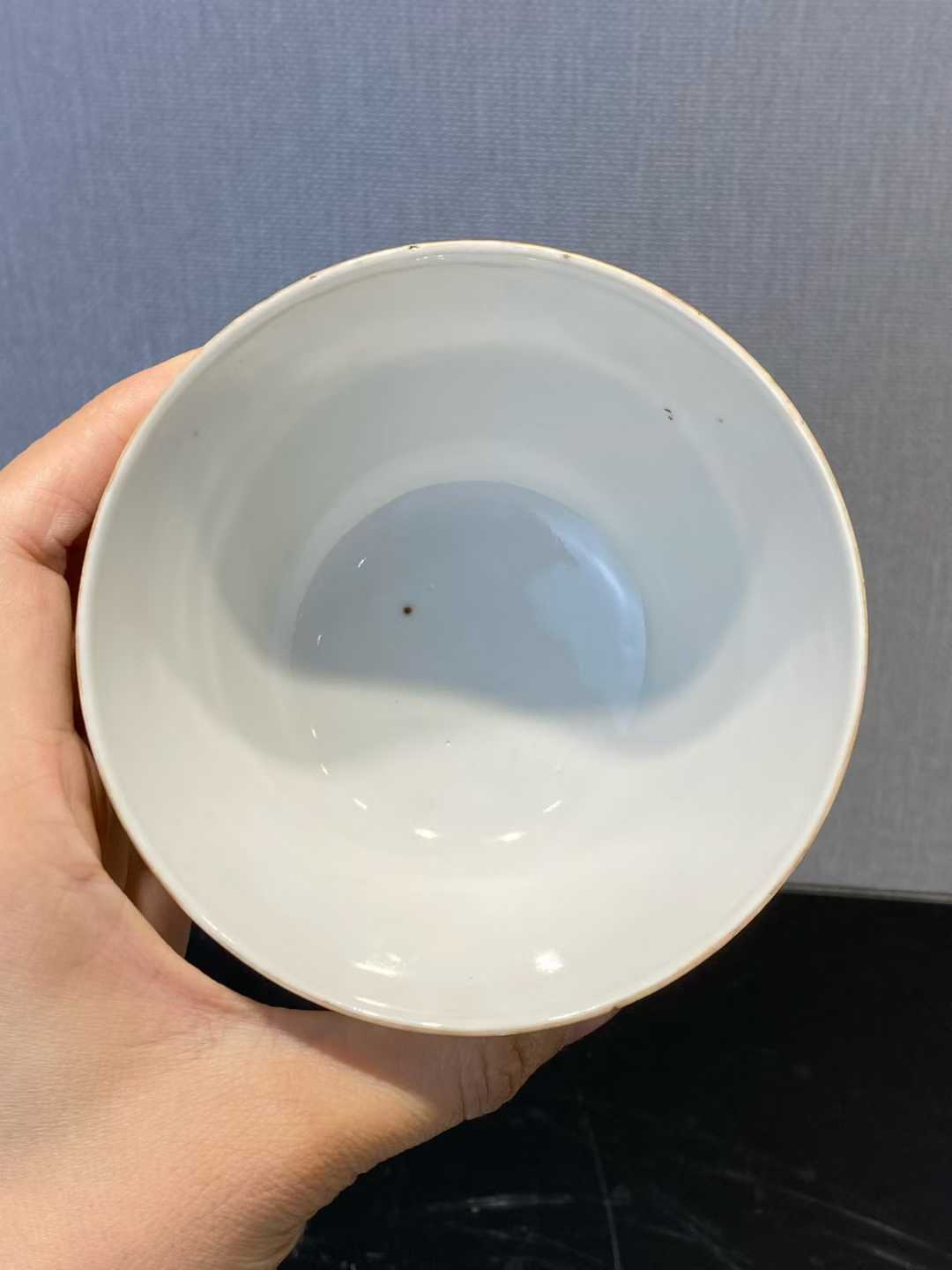 粉彩海晏河清盖盒