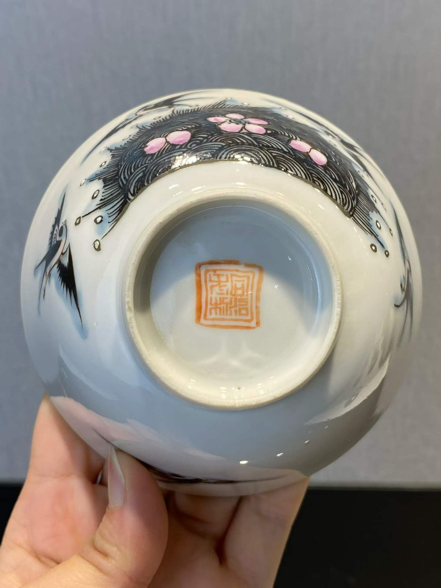 粉彩海晏河清盖盒