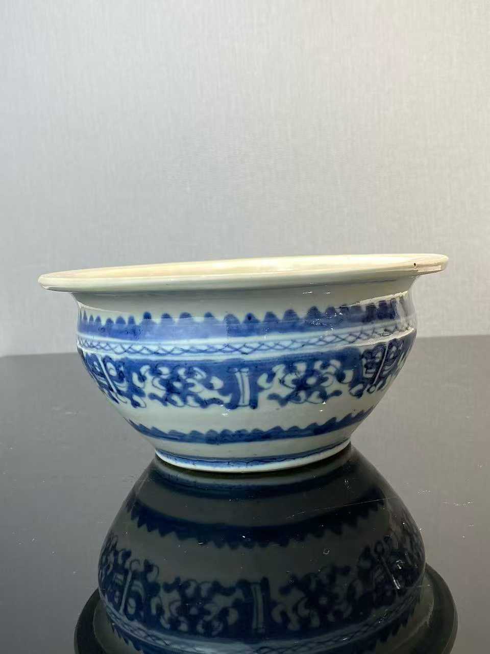 青花花卉纹撇口炉