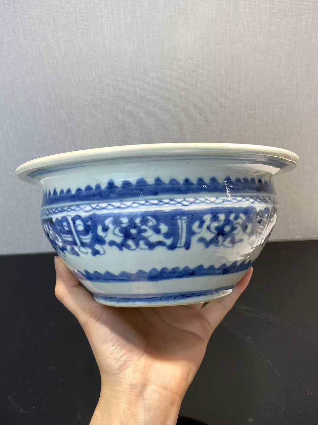 青花花卉纹撇口炉