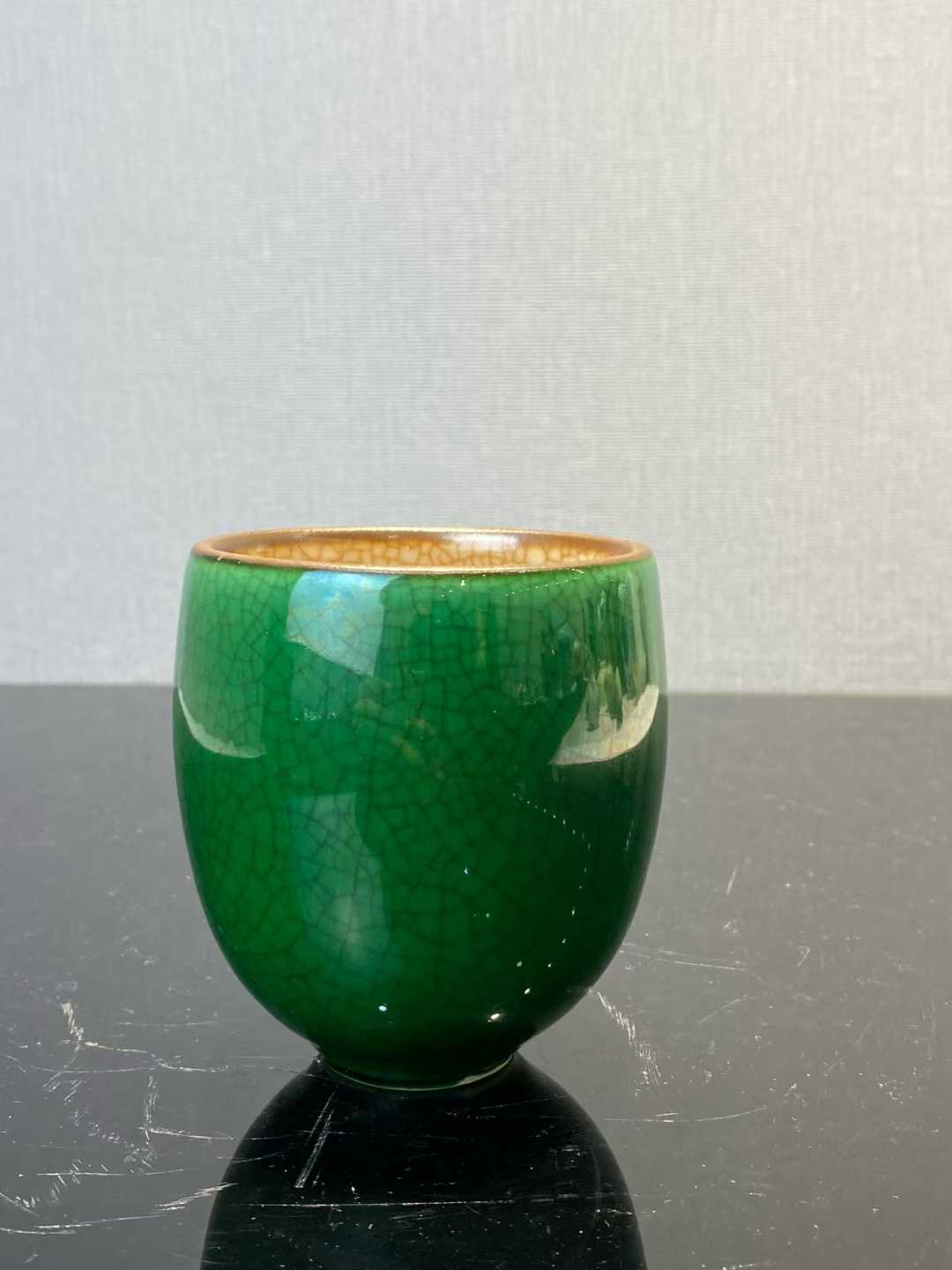 绿哥釉仰钟杯