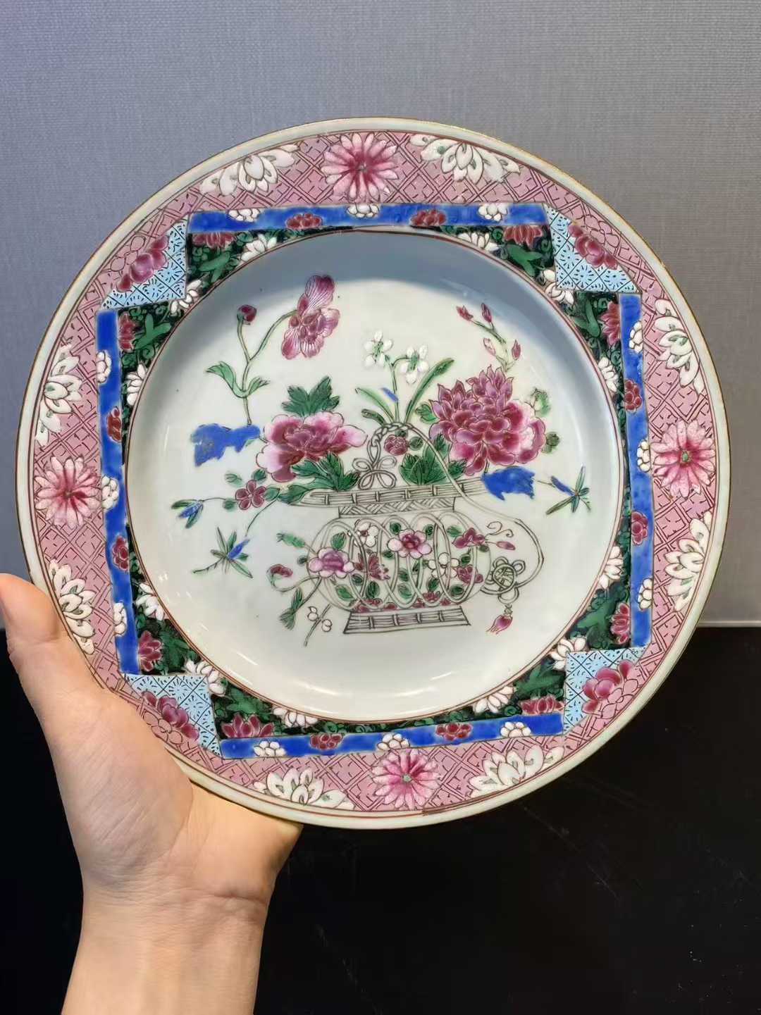 粉彩提篮花卉纹盘