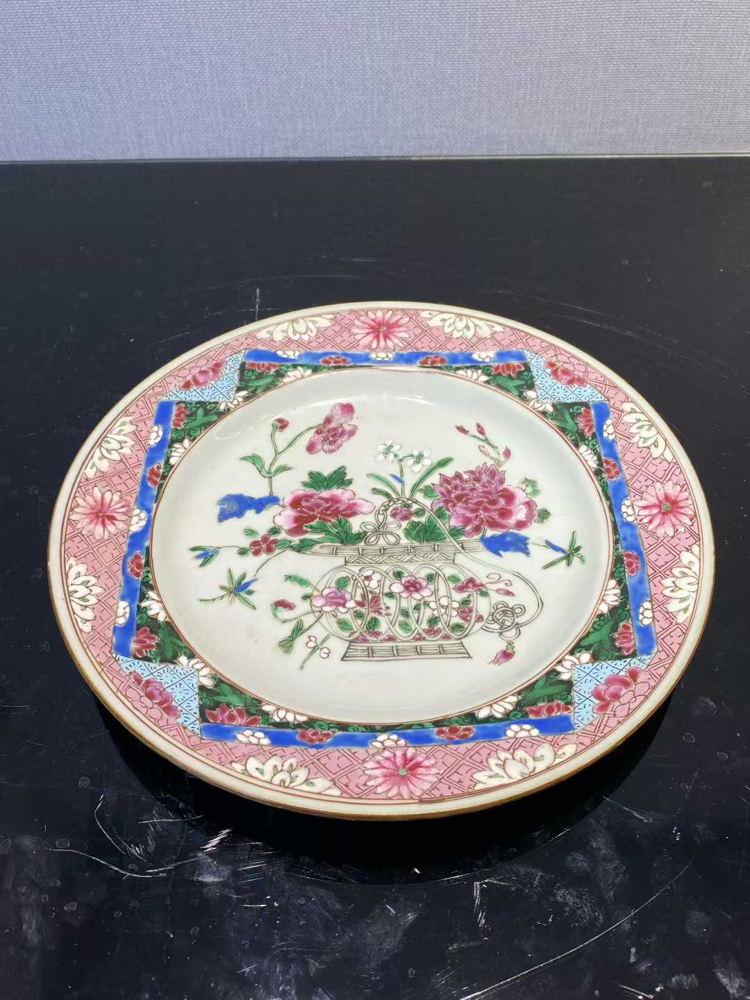 粉彩提篮花卉纹盘