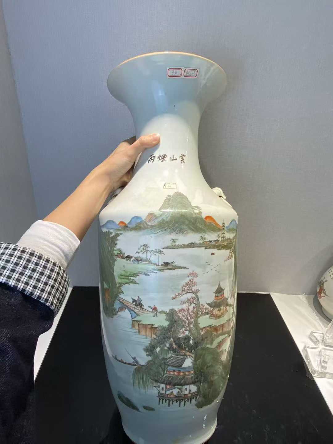 浅绛彩山水人物诗文铺首大瓶 款：聚义泰出品