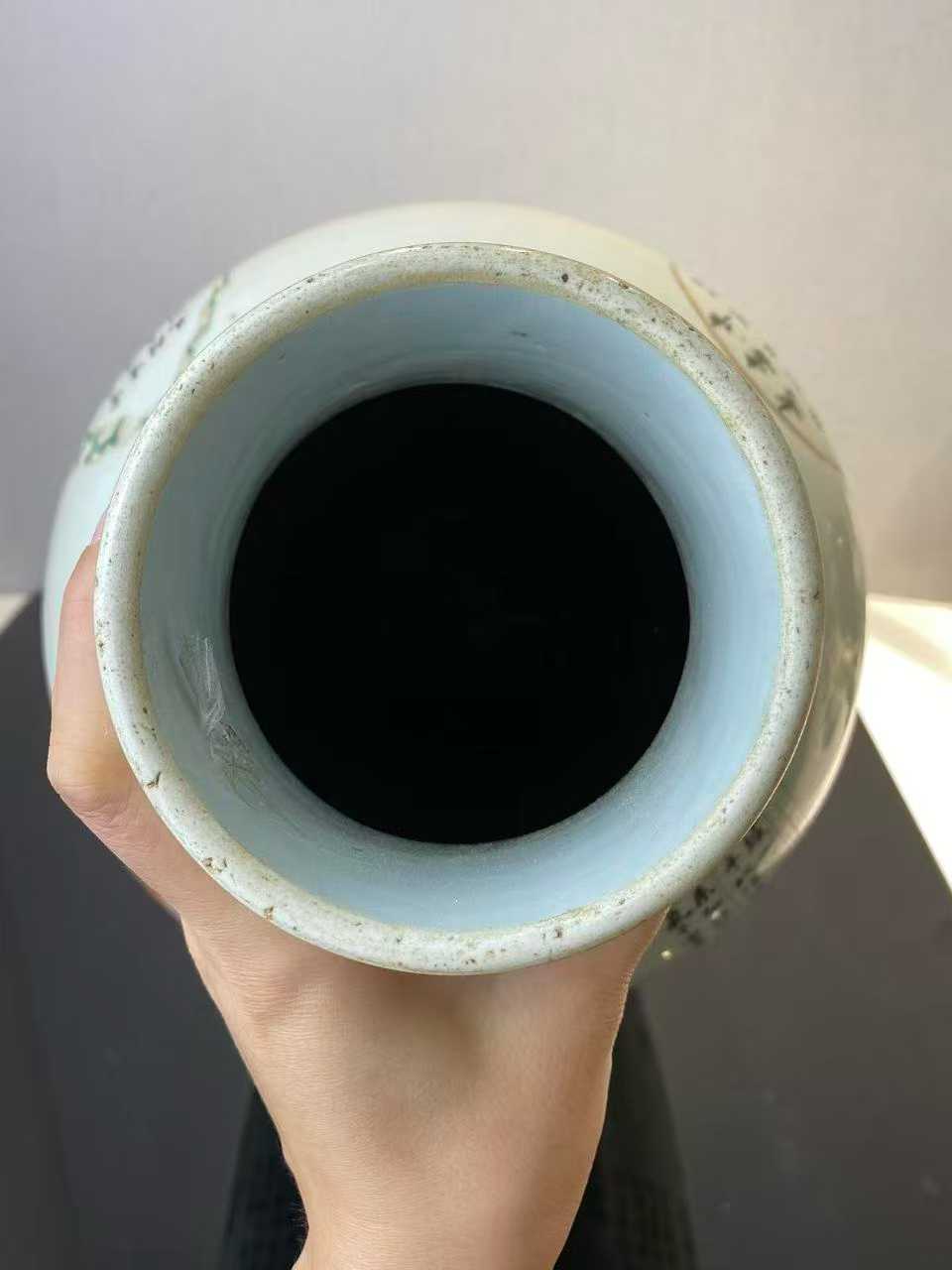 粉彩无双谱诗文大瓶 款：大清乾隆年制