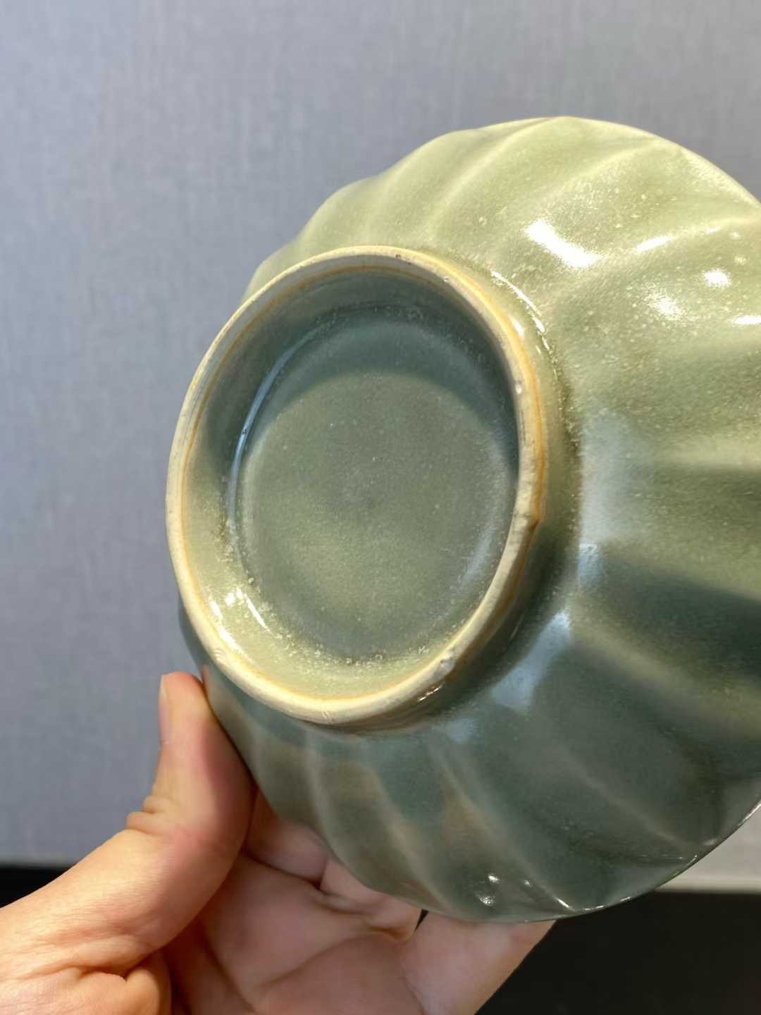 龙泉窑莲瓣纹盘