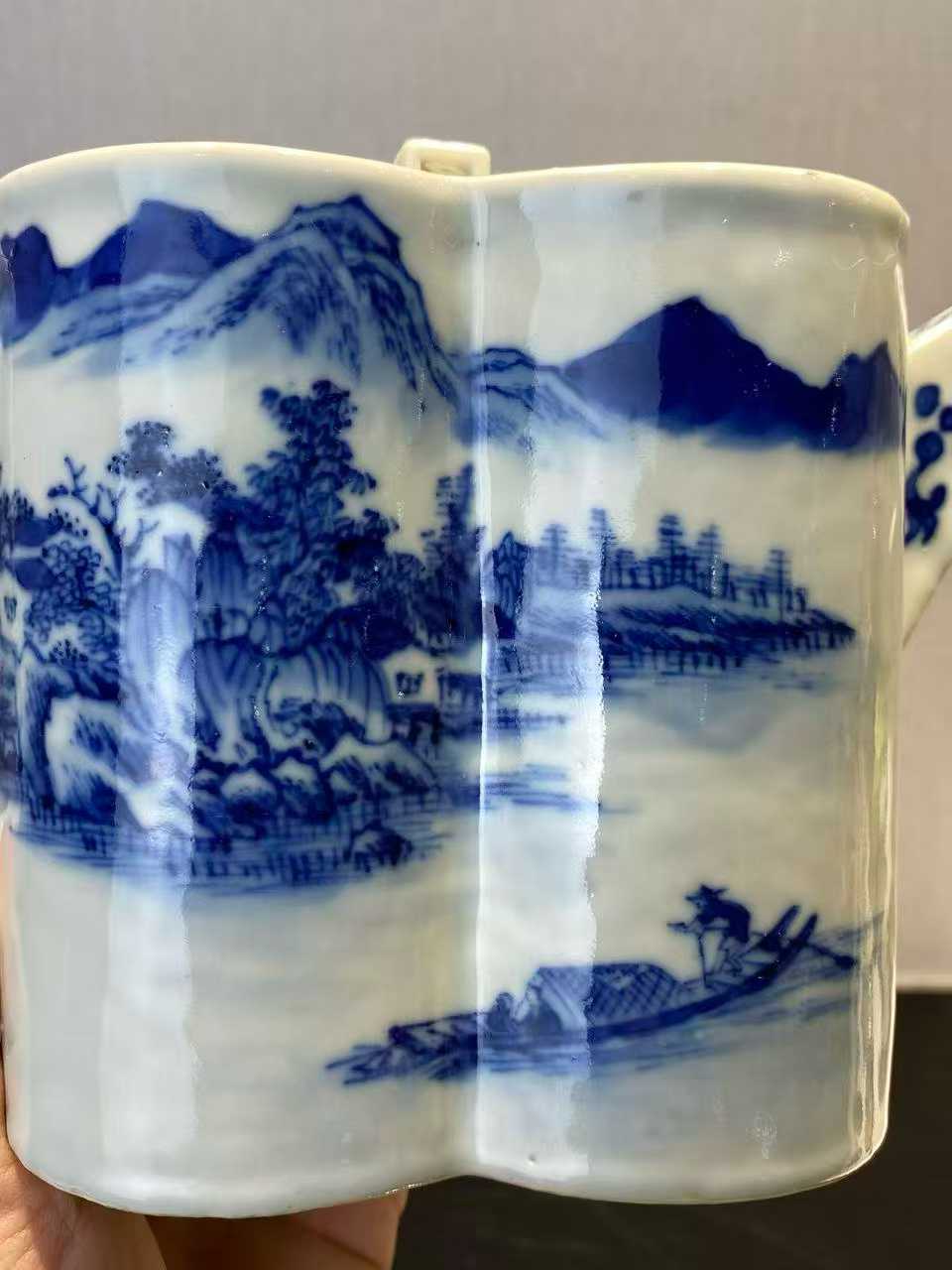 青花山水人物纹双联茶壶