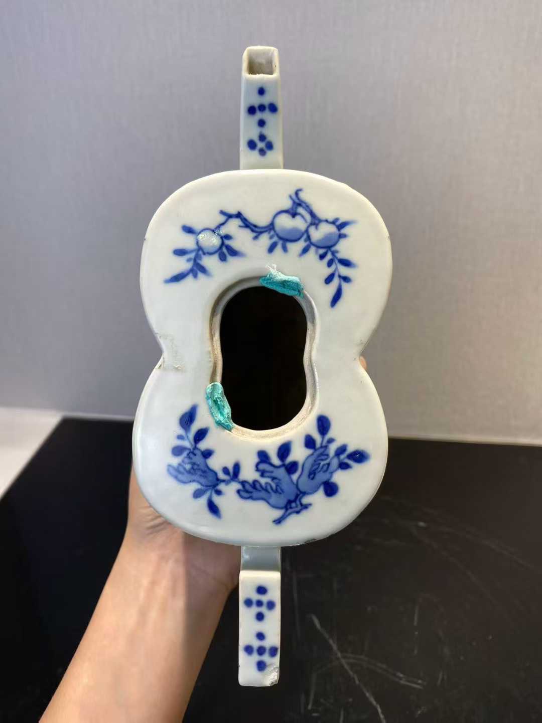 青花山水人物纹双联茶壶