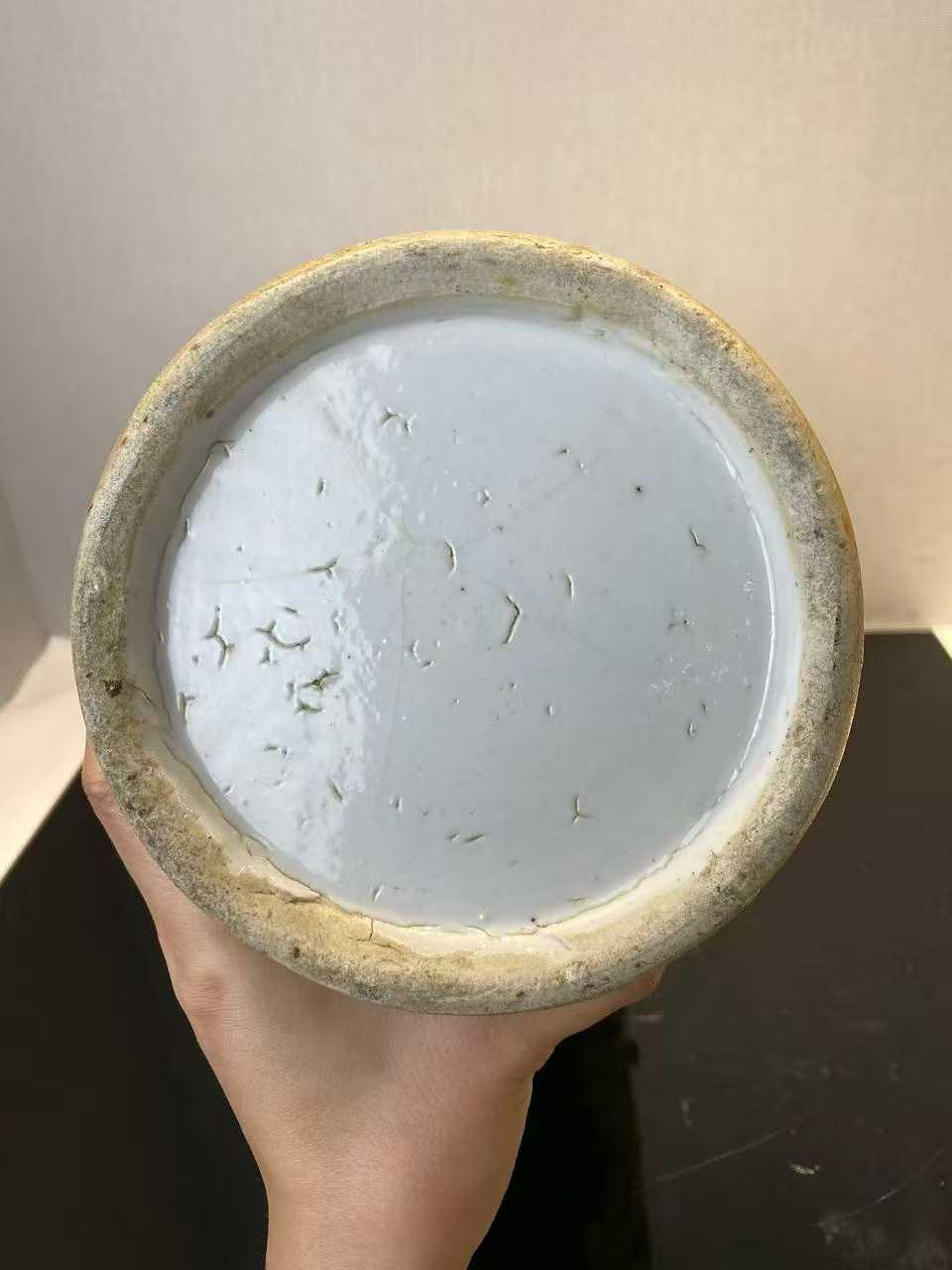 黄地粉彩堆塑博古纹箭筒