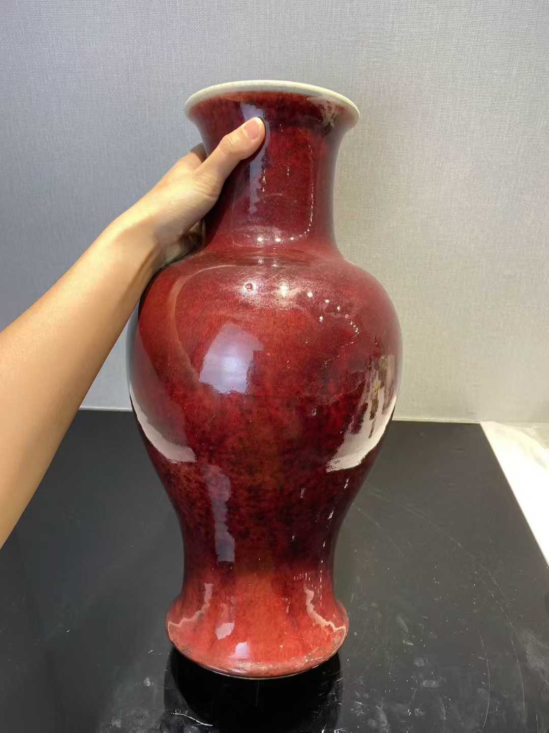 郎窑红釉观音瓶